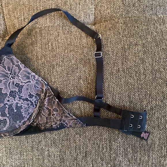 Victorias secret 34DD special edition bra and thing set - Picture 2 of 10